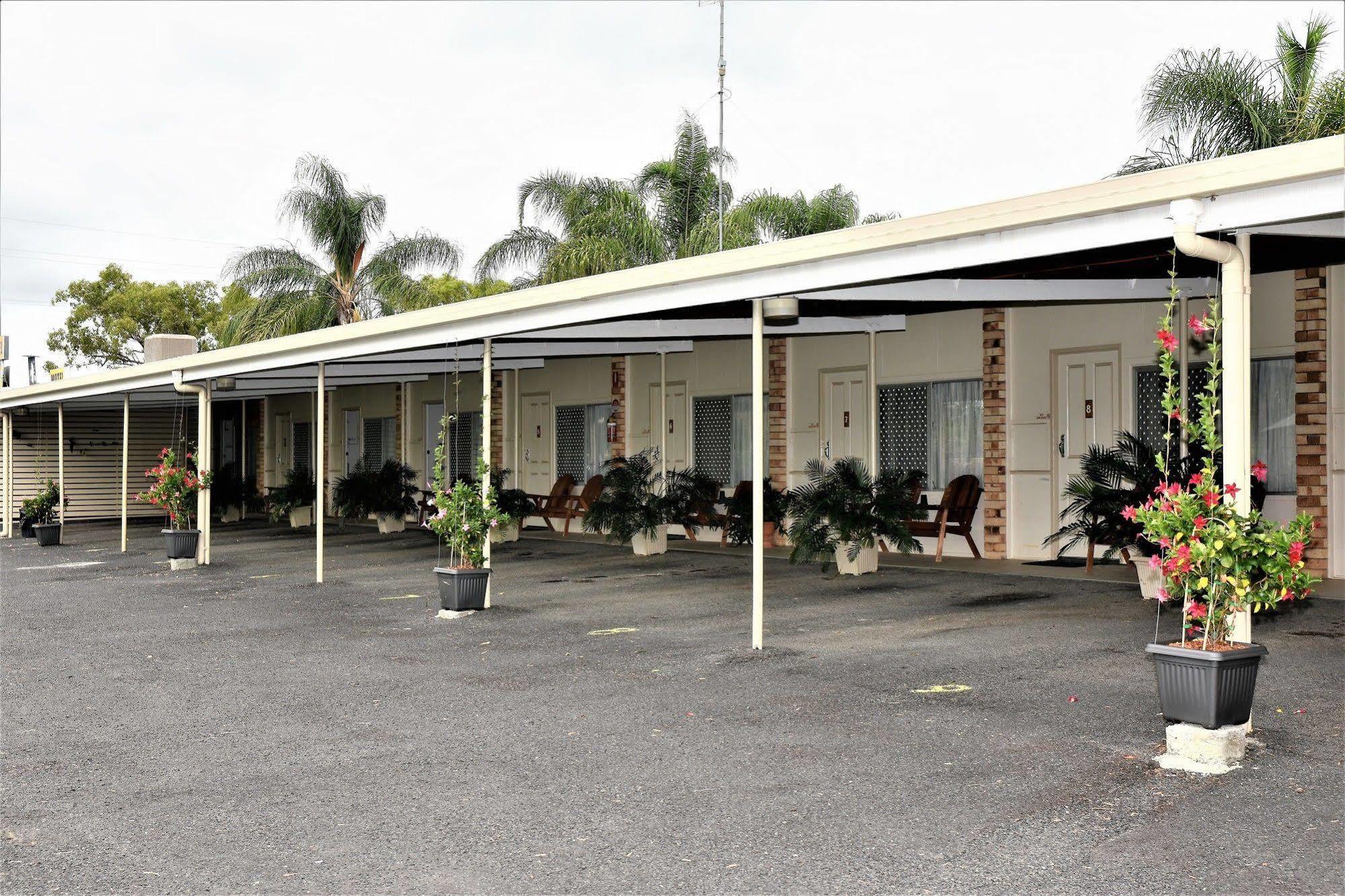 Chinchilla Motel Exterior photo
